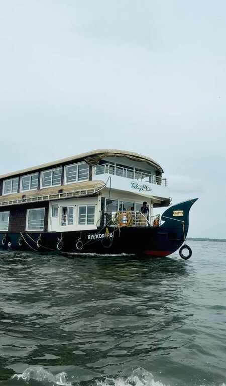 Celebration Retreat houseboat in the Alleppey backwaters