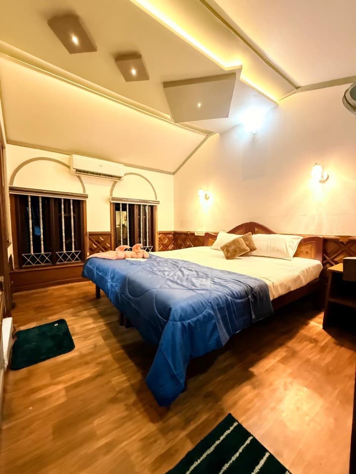 Private one bedroom houseboat in Alleppey